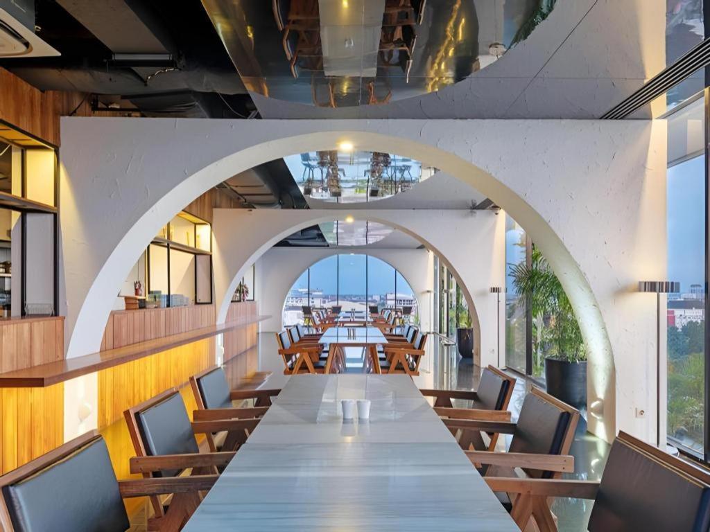 Artotel Suites Bianti Γιογκιακάρτα Εξωτερικό φωτογραφία